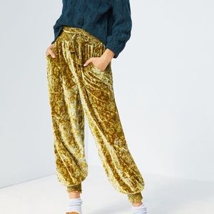 Anthropologie Gloria Velvet Joggers, medium